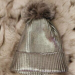 ADRIENNE LANDAU Metallic Silver Fox Fur Pom Pom Beanie